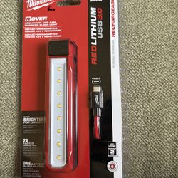 Milwaukee redlithuim USB 445L magnetic flood light