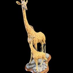 Vtg Resin Mother Giraffe(23"tall) and Baby Girrafe (13"tall) Statue Sculpture