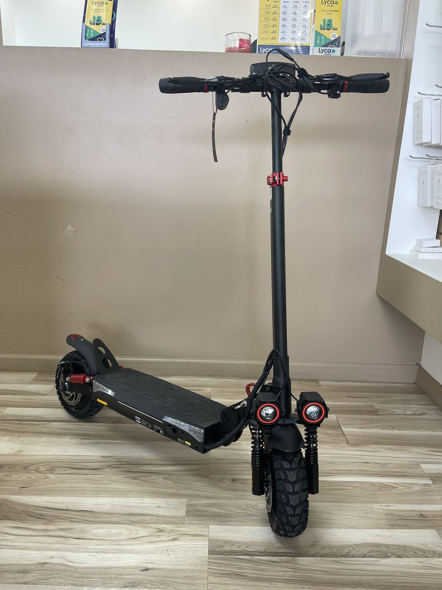 IX4 iScooter 28MPH Folding Electric Scooter 40 Miles Range escooter Financing Available $10 To $100 Down Payment