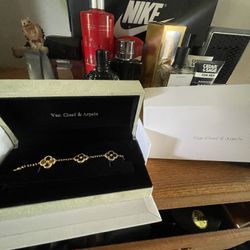 Van Cleef Bracelet (1o1) Gold Plated 
