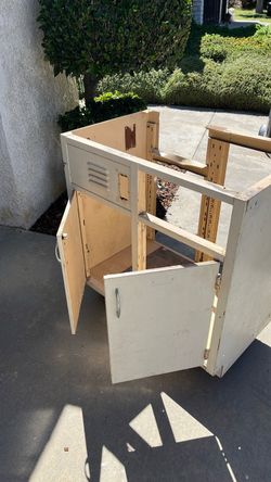 Free cabinet for garage