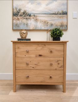 Solid wood Dresser chest of drawers