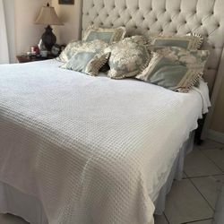 Cama King Size Con Colchón  $400