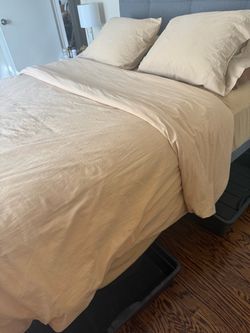 Queen Bed