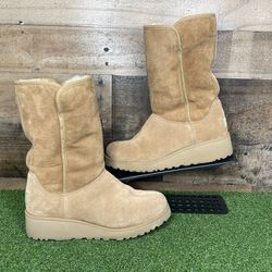 UGG Amie Classic Slim Chestnut Women’s Wedge Boots Size 6
