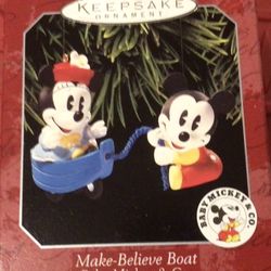 1998 Hallmark Keepsake Disney’s Baby Mickey & Company “Make believe Boat”
