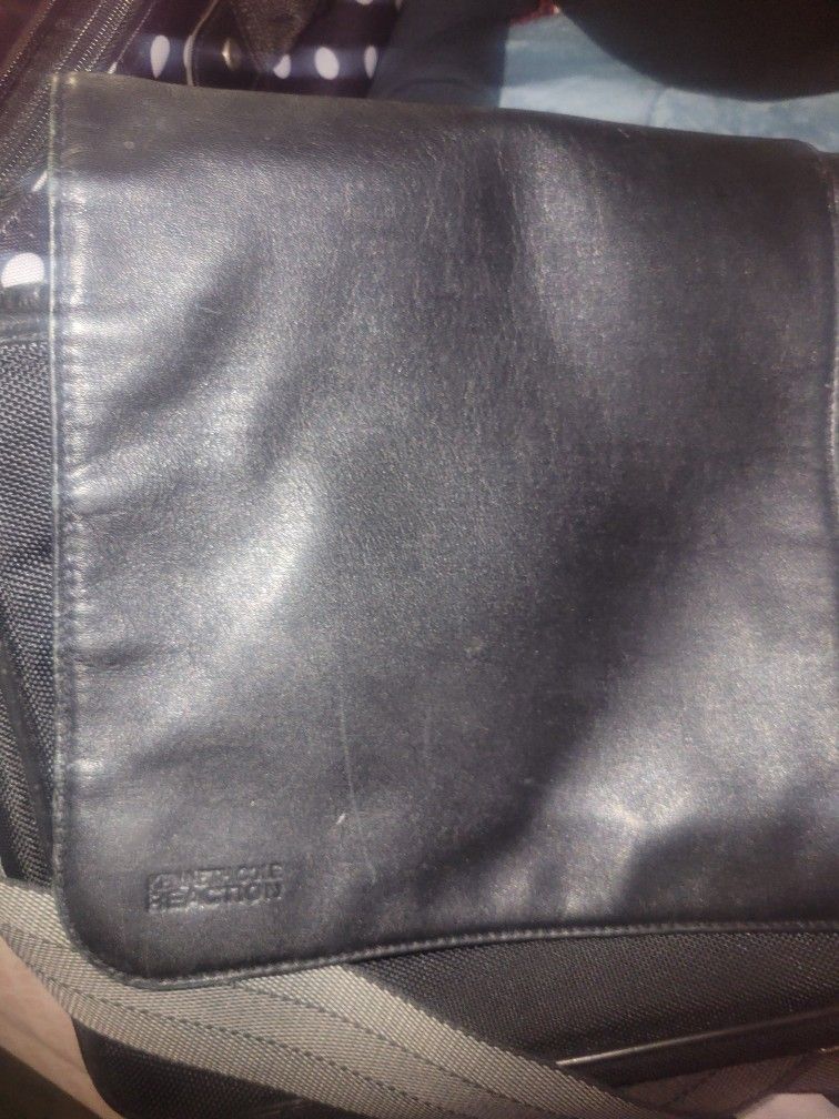 Kenneth Cole Messenger Bag