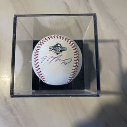 MAX MUNCY SIGNATURE BALL