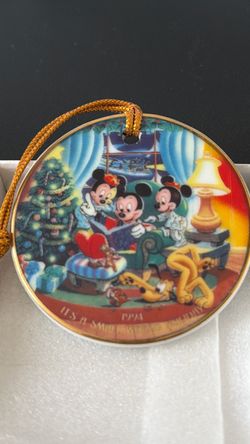 1994 Disney Mickey Mouse Christmas Ornament Plate