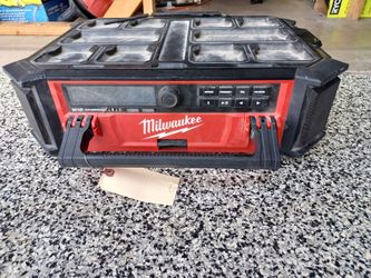 PACKOUT RADIO MILWAUKEE TOOL ONLY