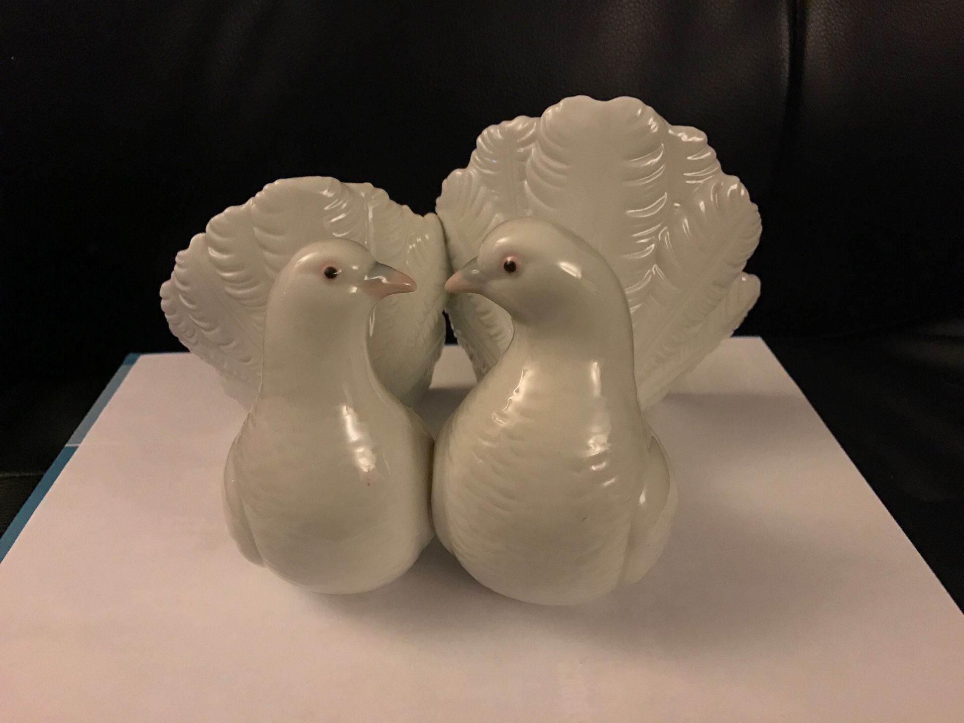 Lladro Handmade Porcelain Figurine - Doves