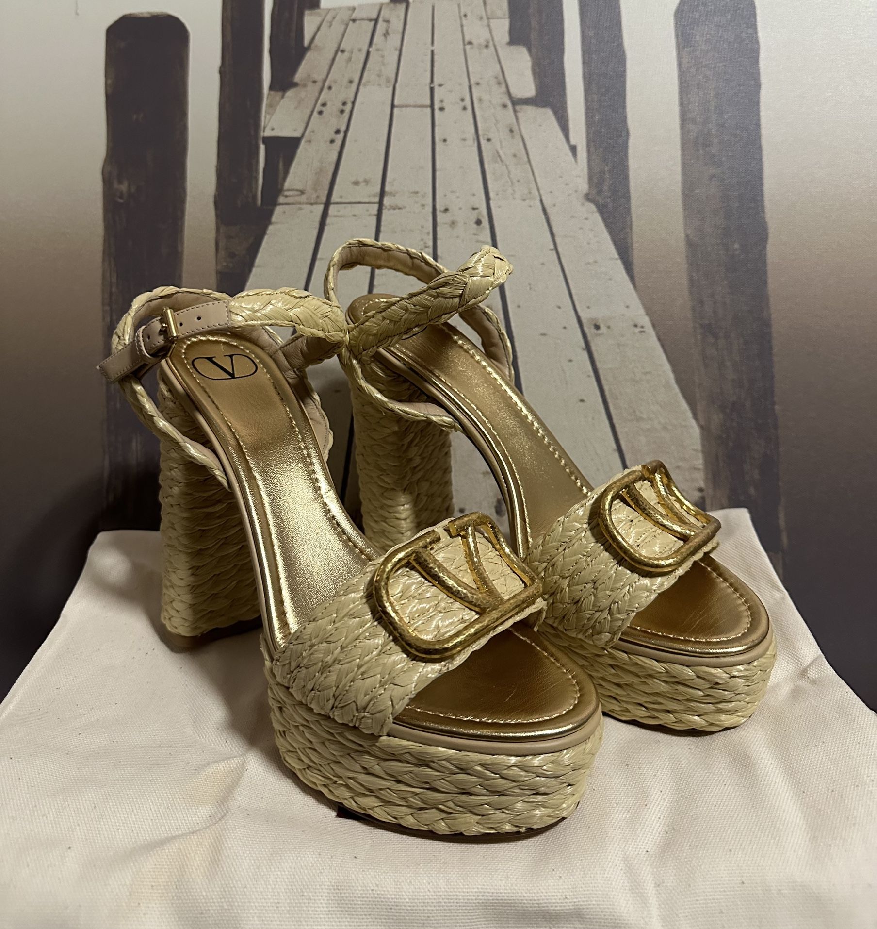 Valentino Garavani Authentic