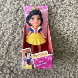 Mini Snow White 