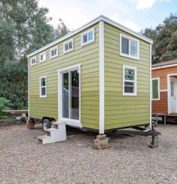 TINY HOUSE ON WHEELS PROFESSIONALLY BUILT W/ KITCHEN BATH LAUNDRY LOFT