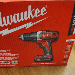 Milwaukee M18 Drill/Driver With Batteries And Charger