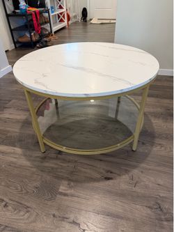 Round coffee table