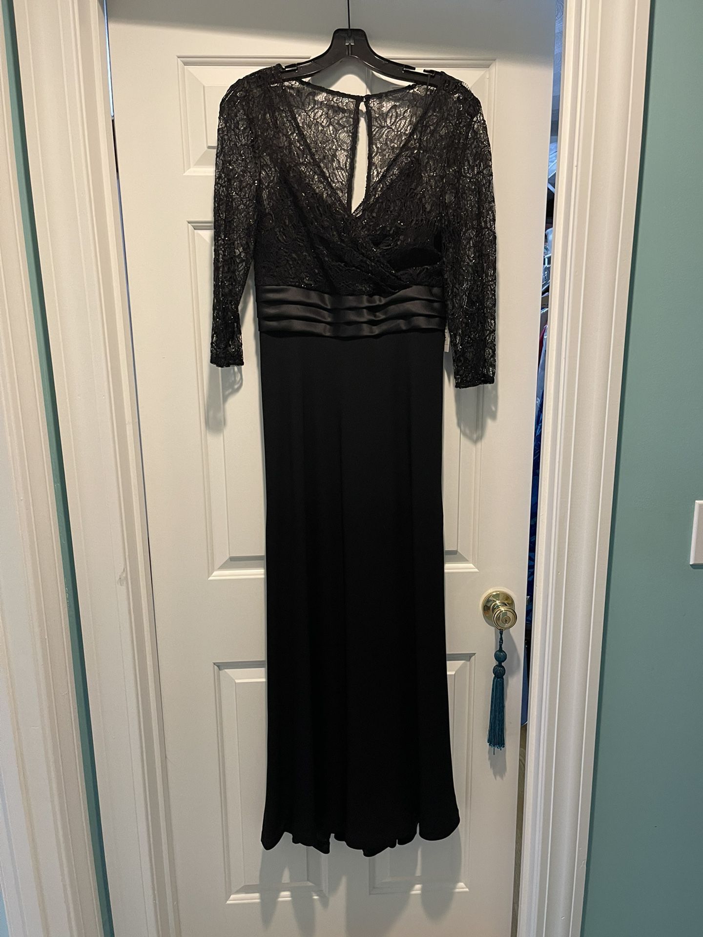 Beautiful , Never Worn ,  Badgley Mischa’s Long  Black Dress, Size 4