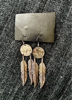 Vintage Set Buffalo Nickel Earrings w/metal feathers