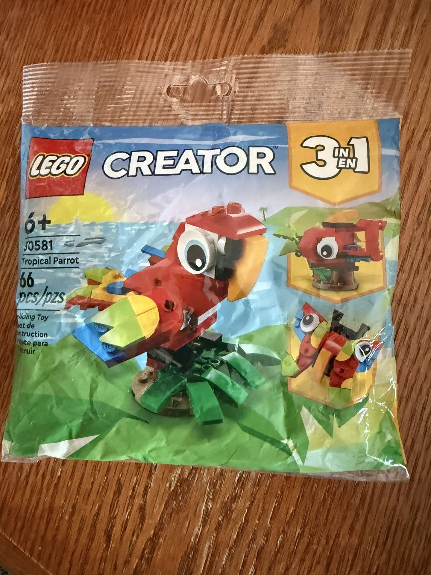 Lego Creator- 3 N 1 - Tropical Parrot 2022. NEW ! 