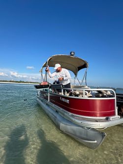 2019 sun tracker pontoon