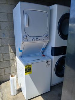 NEW !! GE WHITW 24" STACKABLE WASHER AND GAS DRYER