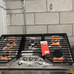 GE Profile 36” Cooktop 5 Burners Gas Stainless Steel New