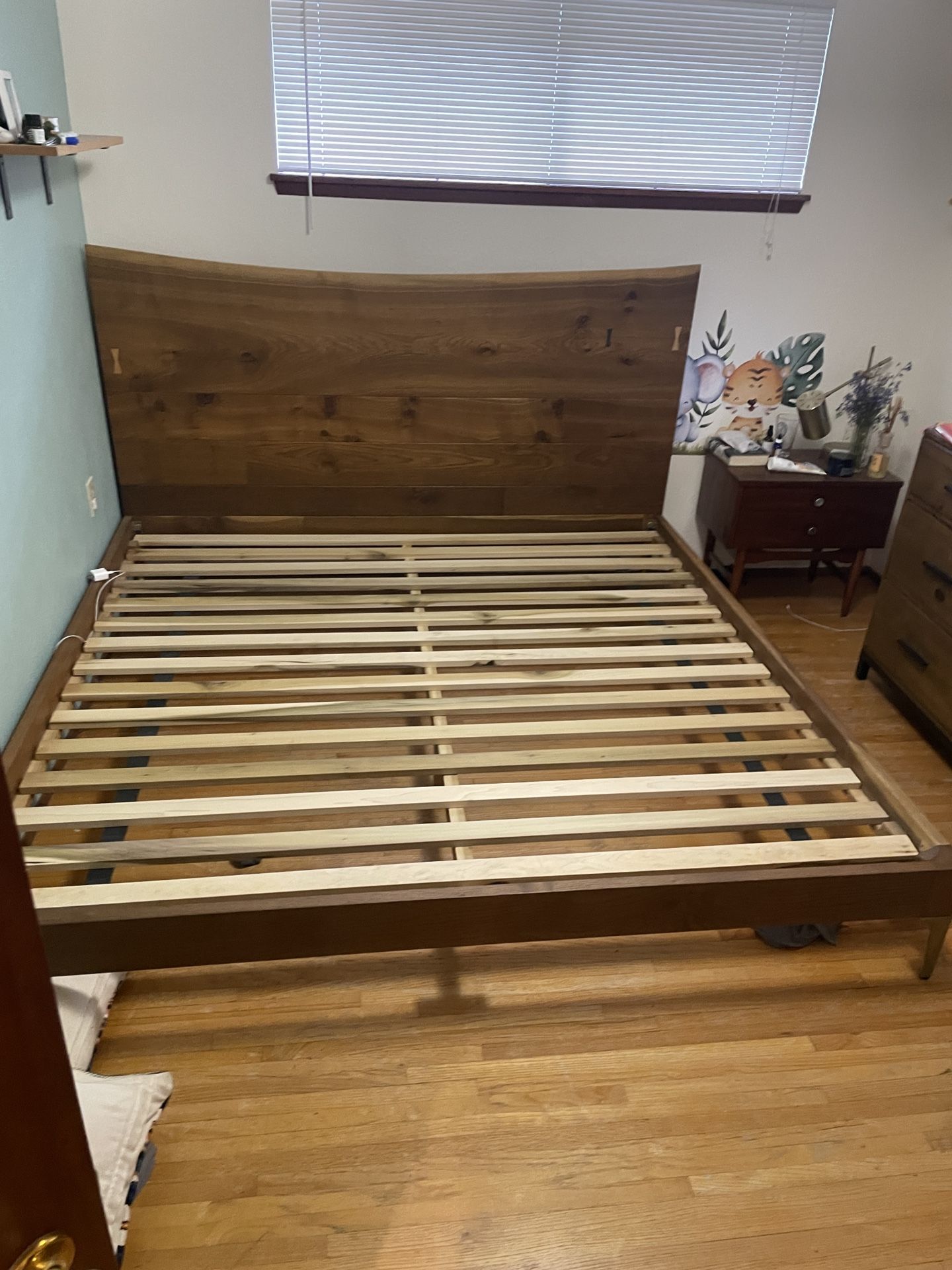 Solid Oak King Size Bedframeh