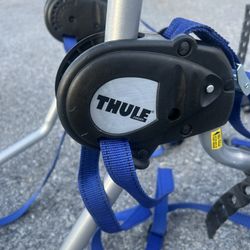 THULE REAR TRUNK MOUNTED BIKE RACK  3 BIKES