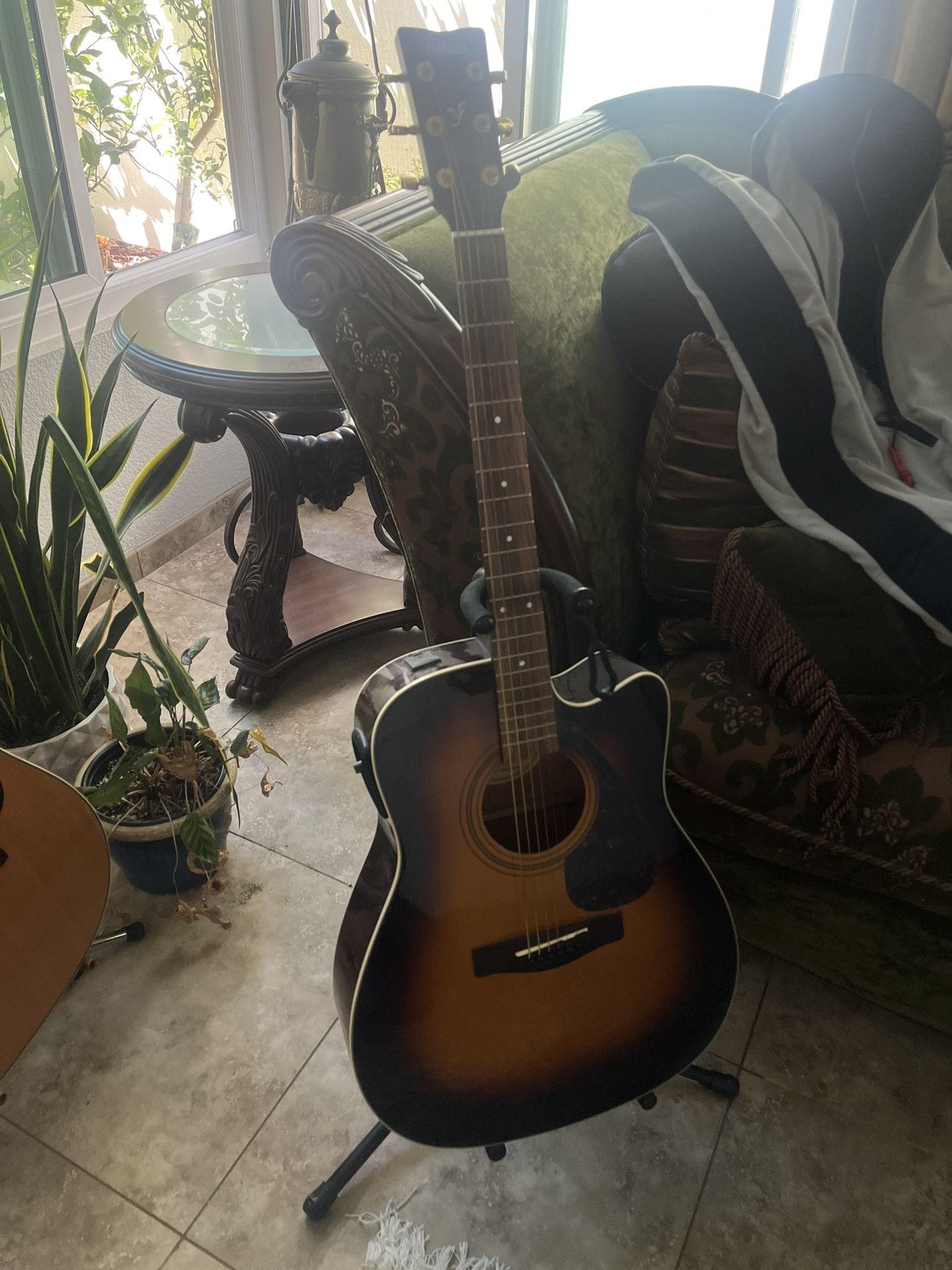 Yamaha FX335C Dreadnought Acoustic-Electric Guitar Tobacco Sunburst