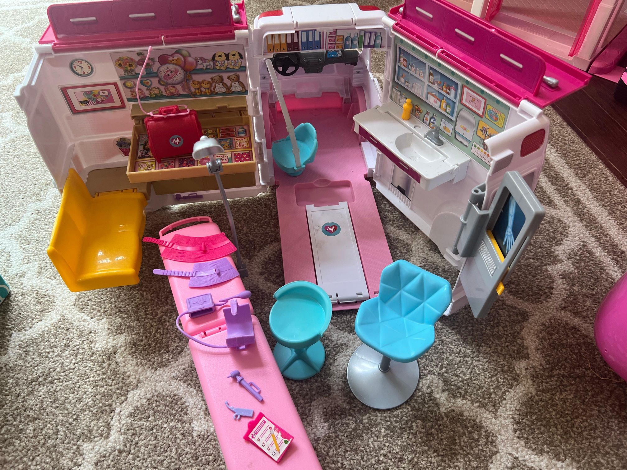 Barbie Care Clinic 2-in-1 Fun Playset