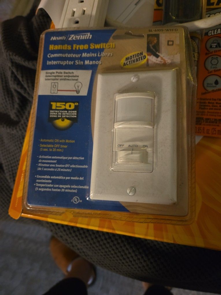 Motion detector light switch