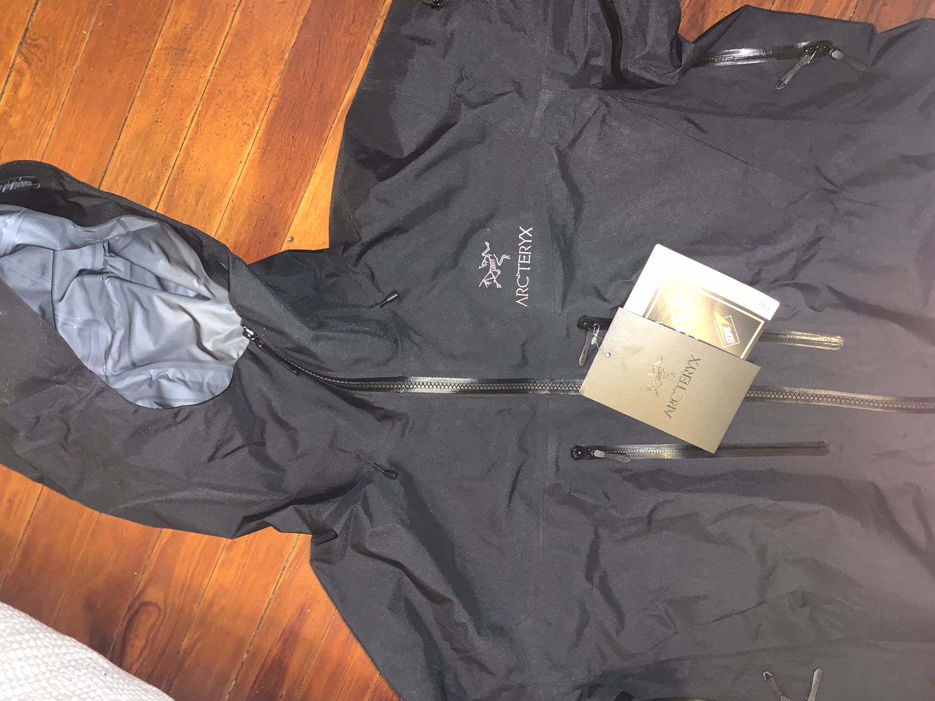 Brand New Arc’teryx Jacket 4S