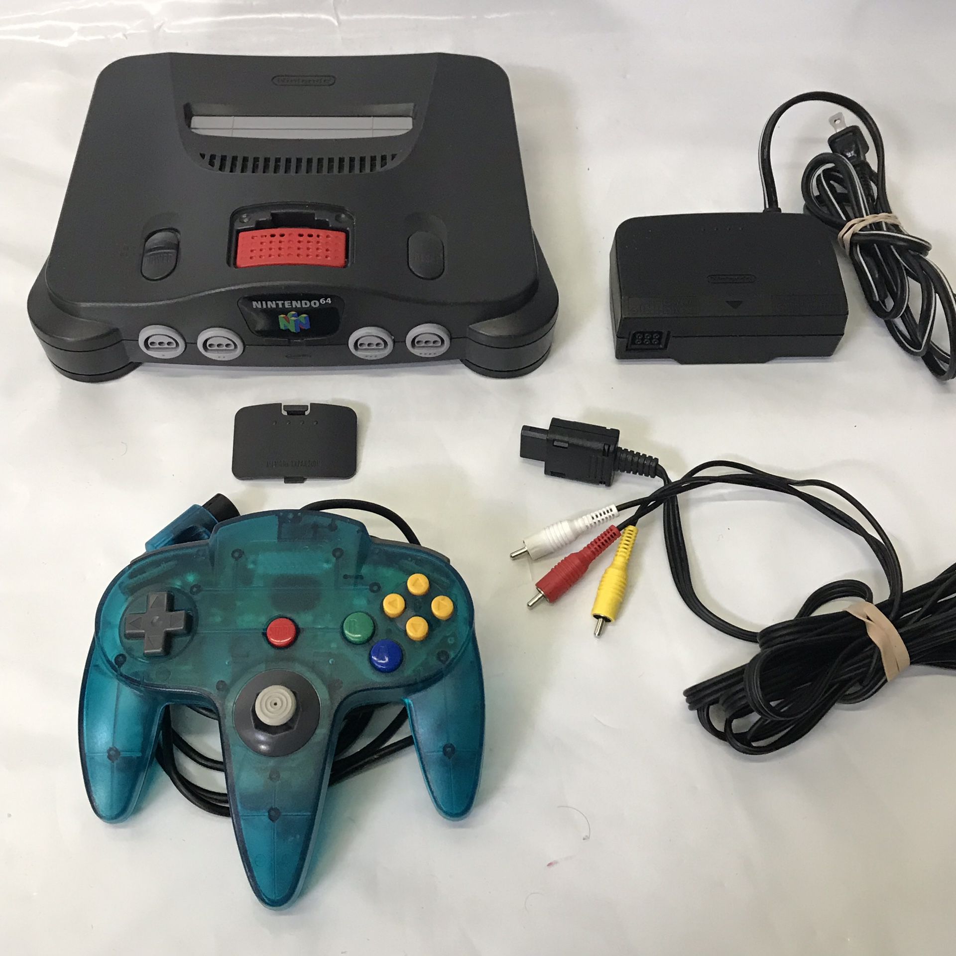 Nintendo 64 n64 system console with 1 controller and cables