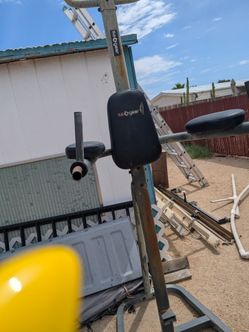 Pull up bar and leg raises exercise machine NEED GONE NOW!!