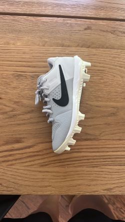 nike baseball cleats size 3