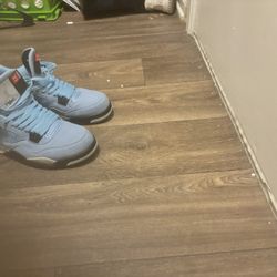 UNC Jordan 4’s 