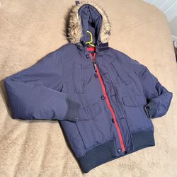 Chamarra De Hombre Talla L Perfecto Estado De Gorro Por $35