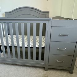 Mini Crib W/ Changing Table 
