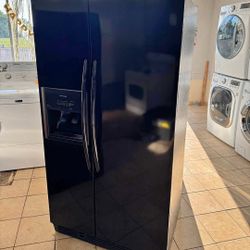 Beautiful Black Side By Side Refrigerator 