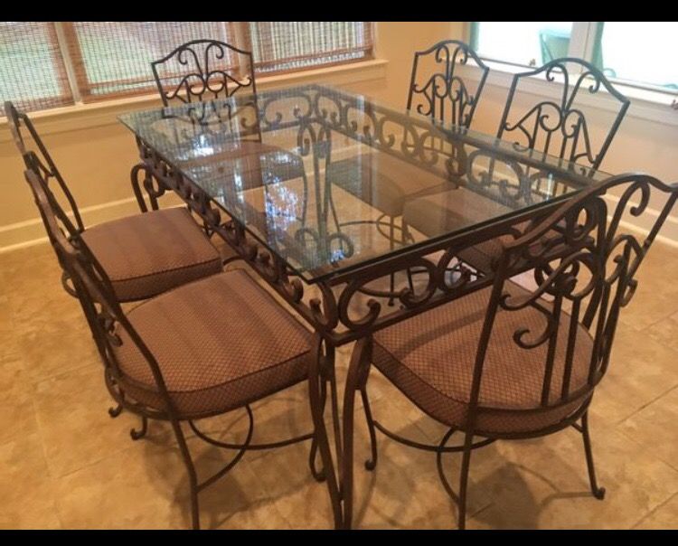 Heavy metal kitchen table and chairs