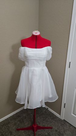 White Off-Shoulder Short Flowy Dress