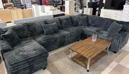 💞OM 💞  Brand New Living Room Sectional Couch with Chaise