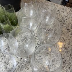 6 Wine Glasses 