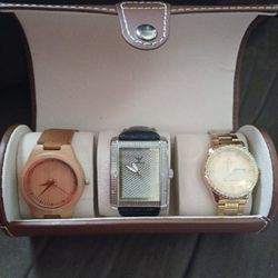 STYLISH  WATCH BUNDLE ALERT! 🚨