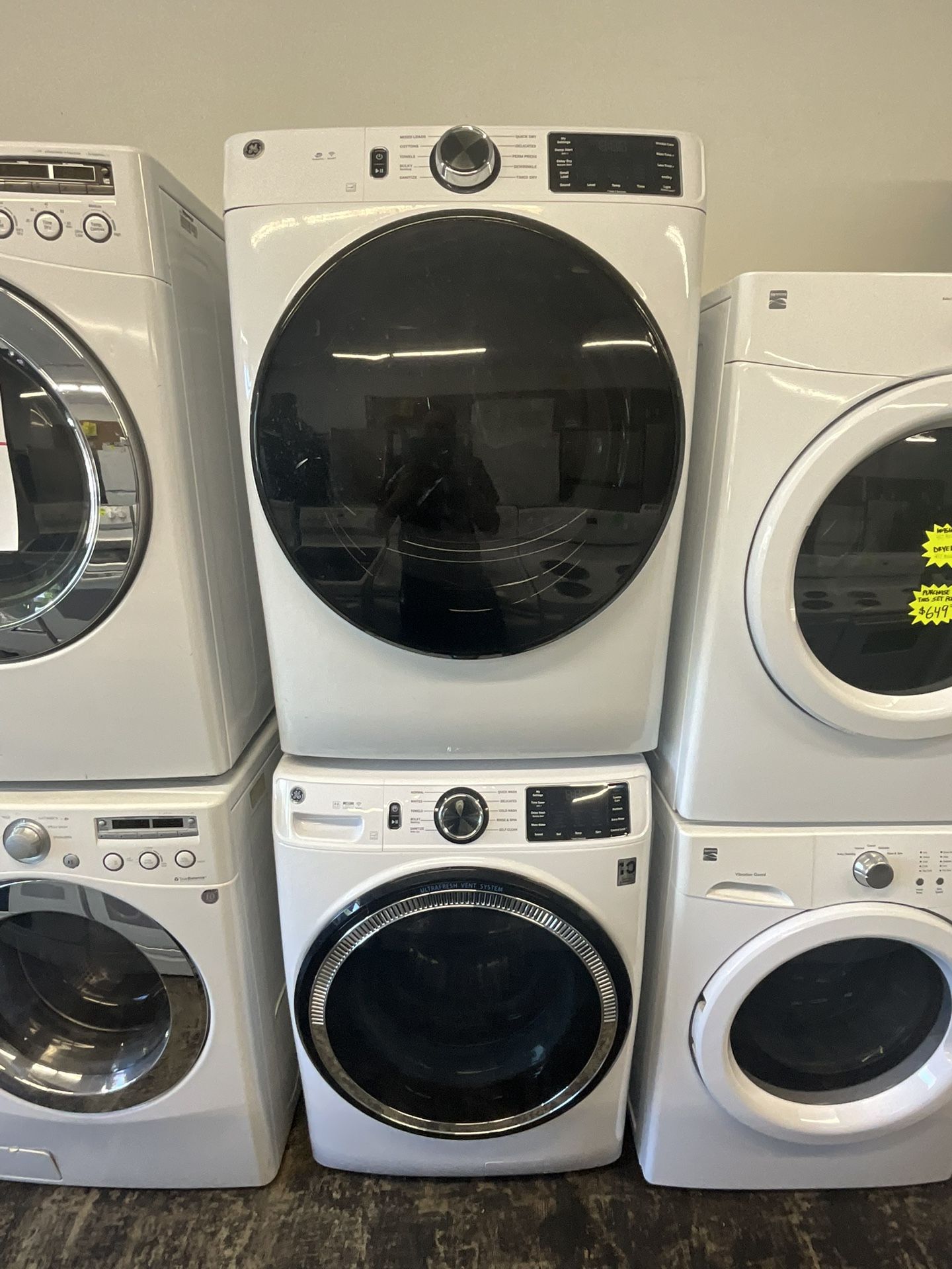 GE Large Capacity Washer And Dryer Set
