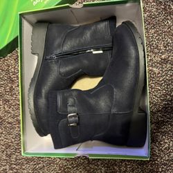 Women’s Size 10 Navy Ankle Boots with Side Zip & Buckle – Cozy Knit Trim, Rugged Sole