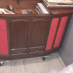 1961 zenith vinyl record player and radio