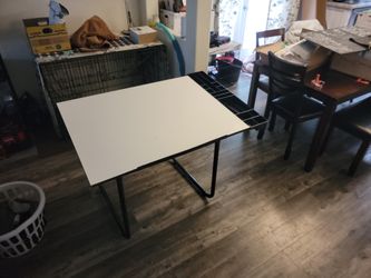 Adjustable Art Table