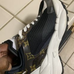 Lady’s Louis Vuitton 