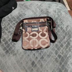 Coach Signature Swingpack Handbag